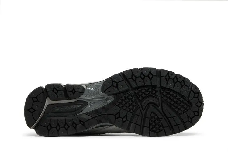 New Balance 2002R 'Grey Black' JD Exclusive sneakers, gray