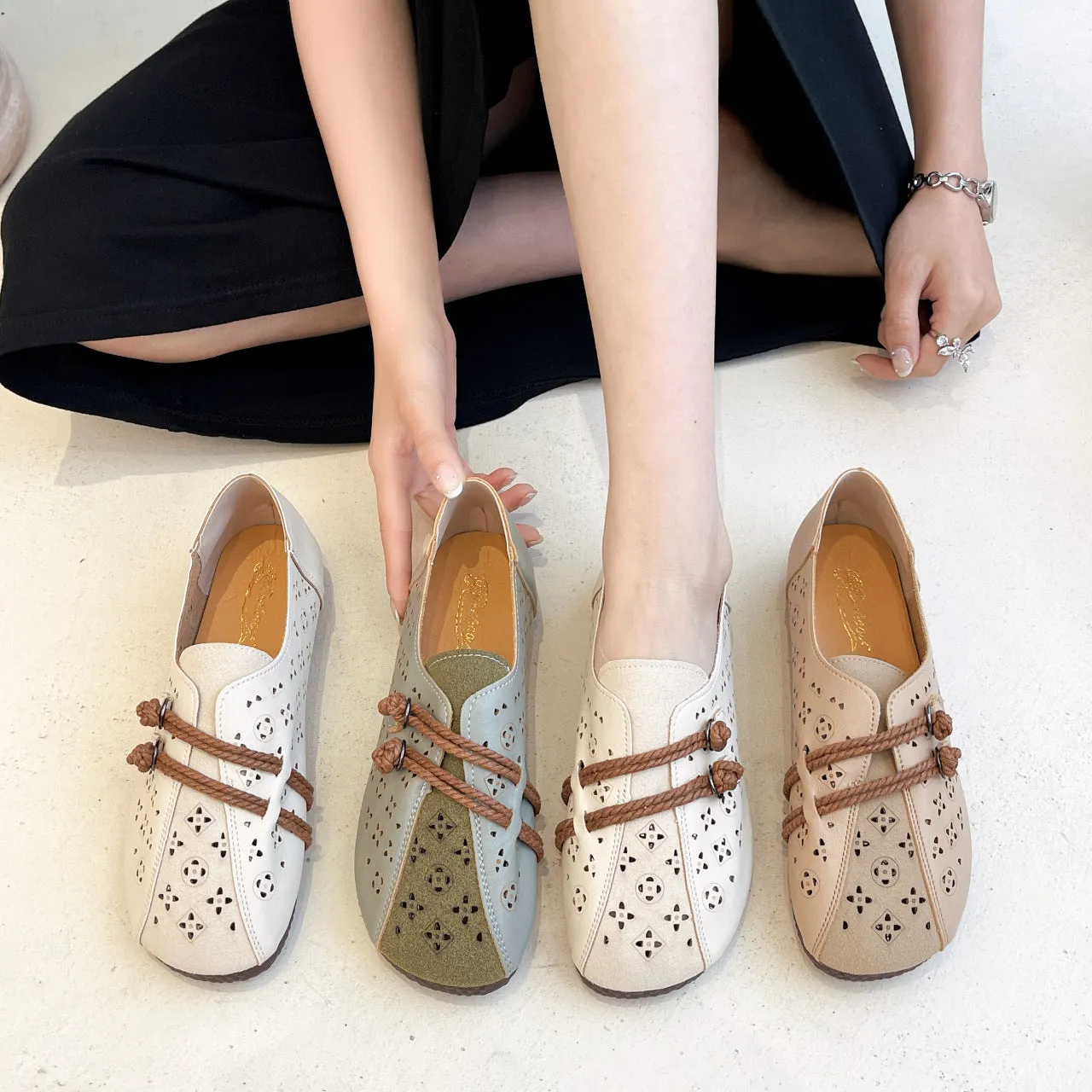 Retro Style Disc Buckle Hollow Shoes
